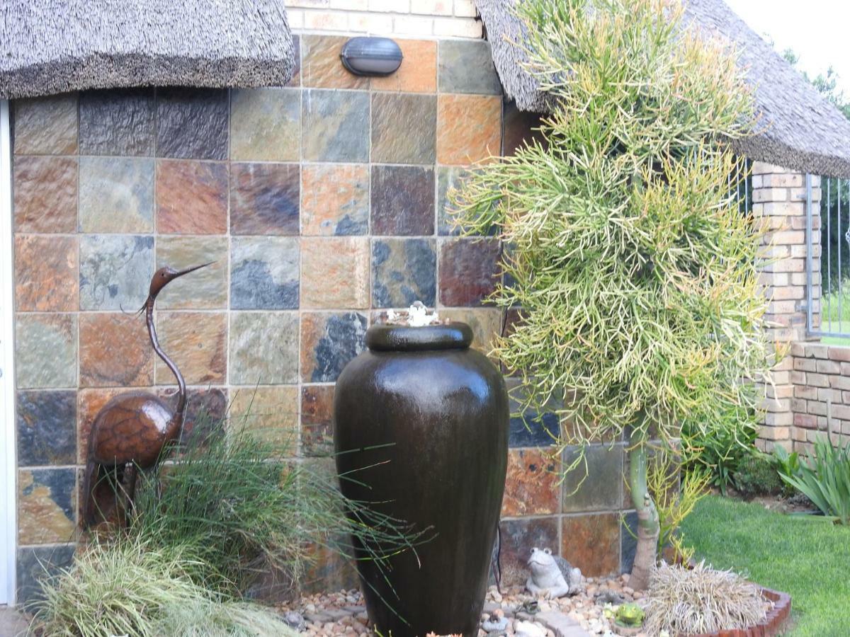 Settle Inn Self Catering Accommodation 콜체스터 외부 사진