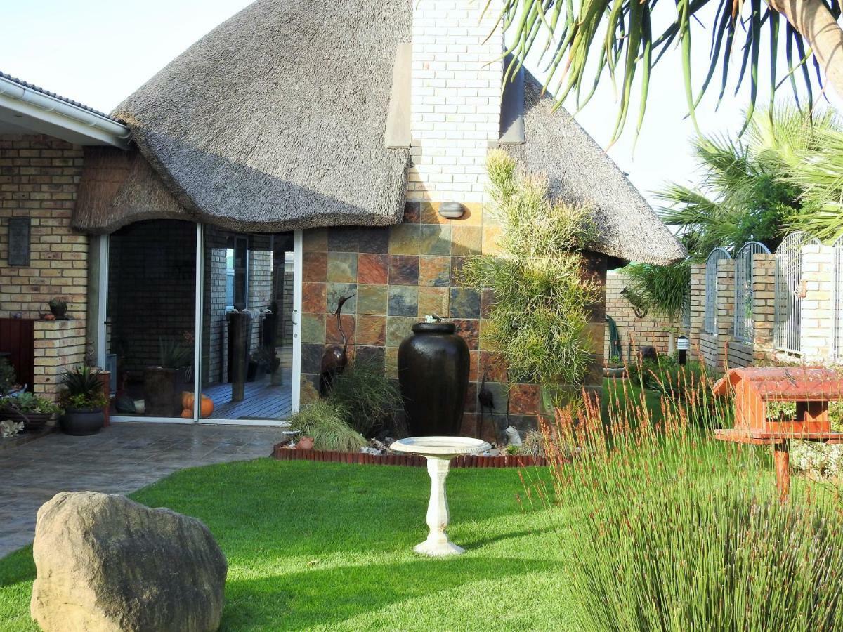 Settle Inn Self Catering Accommodation 콜체스터 외부 사진