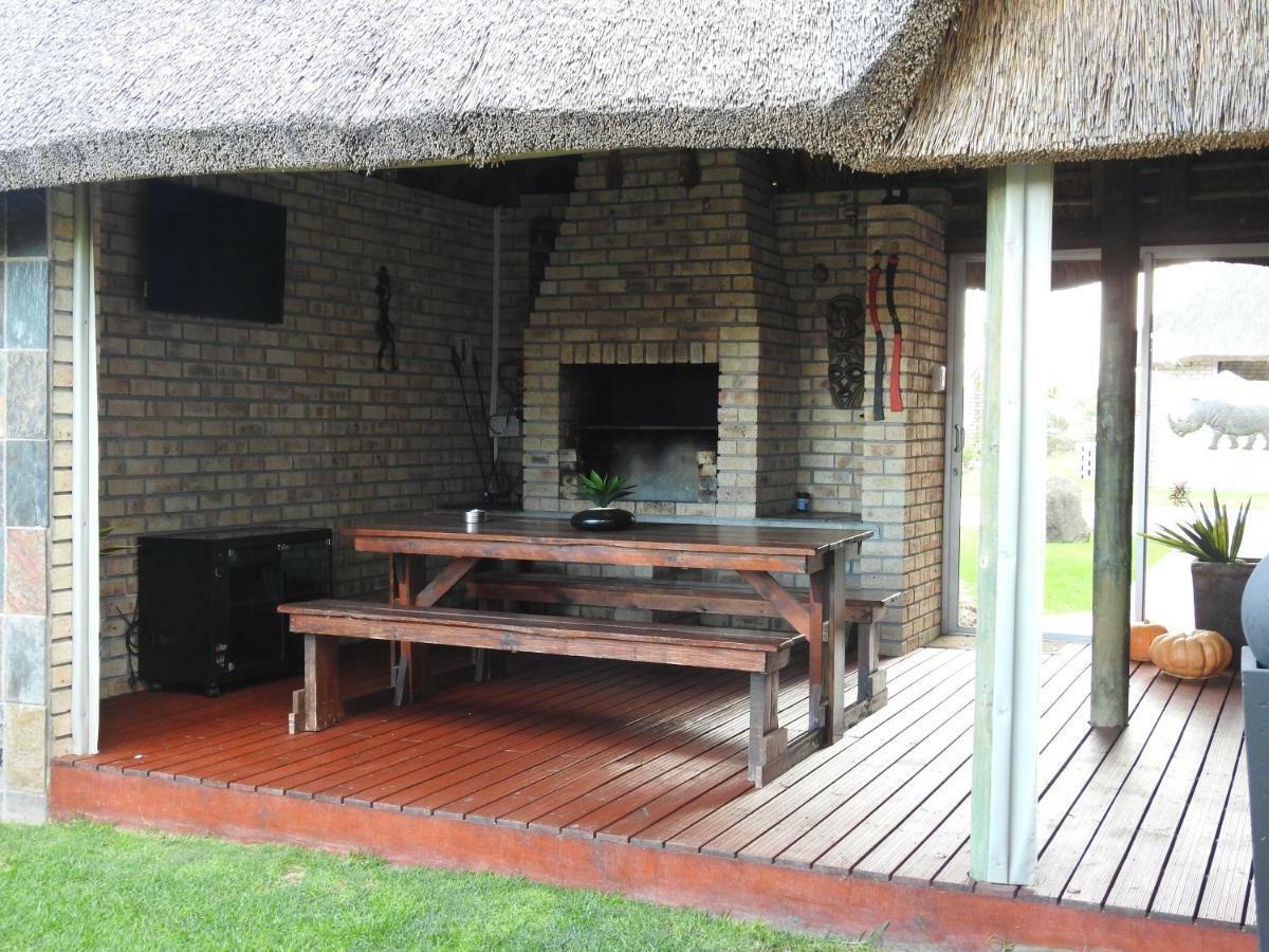 Settle Inn Self Catering Accommodation 콜체스터 외부 사진