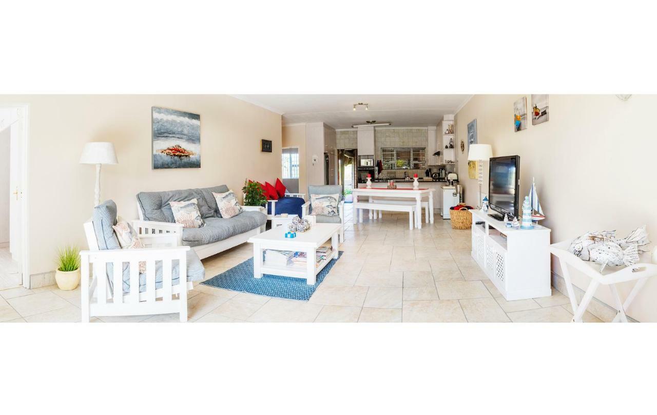 Settle Inn Self Catering Accommodation 콜체스터 외부 사진
