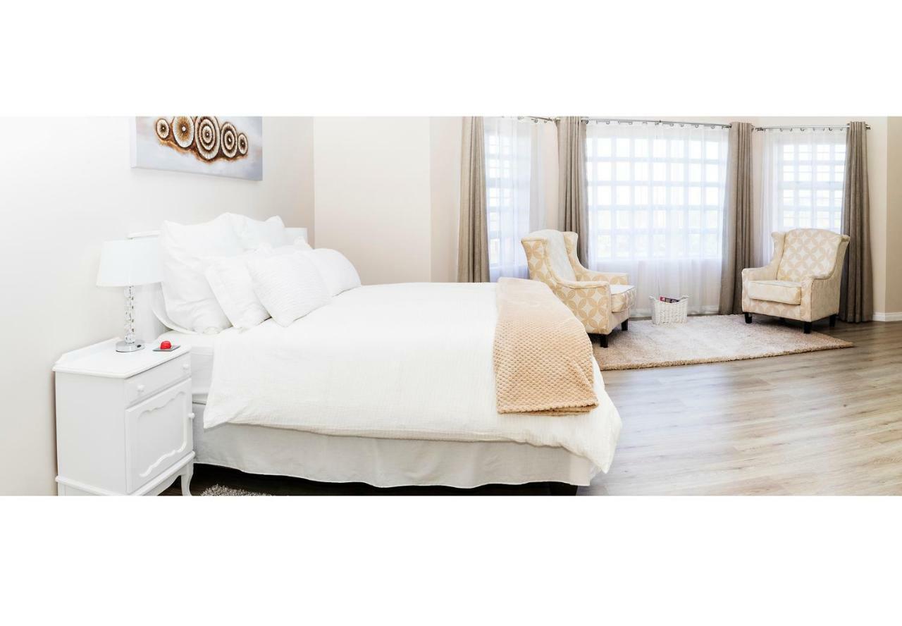 Settle Inn Self Catering Accommodation 콜체스터 외부 사진