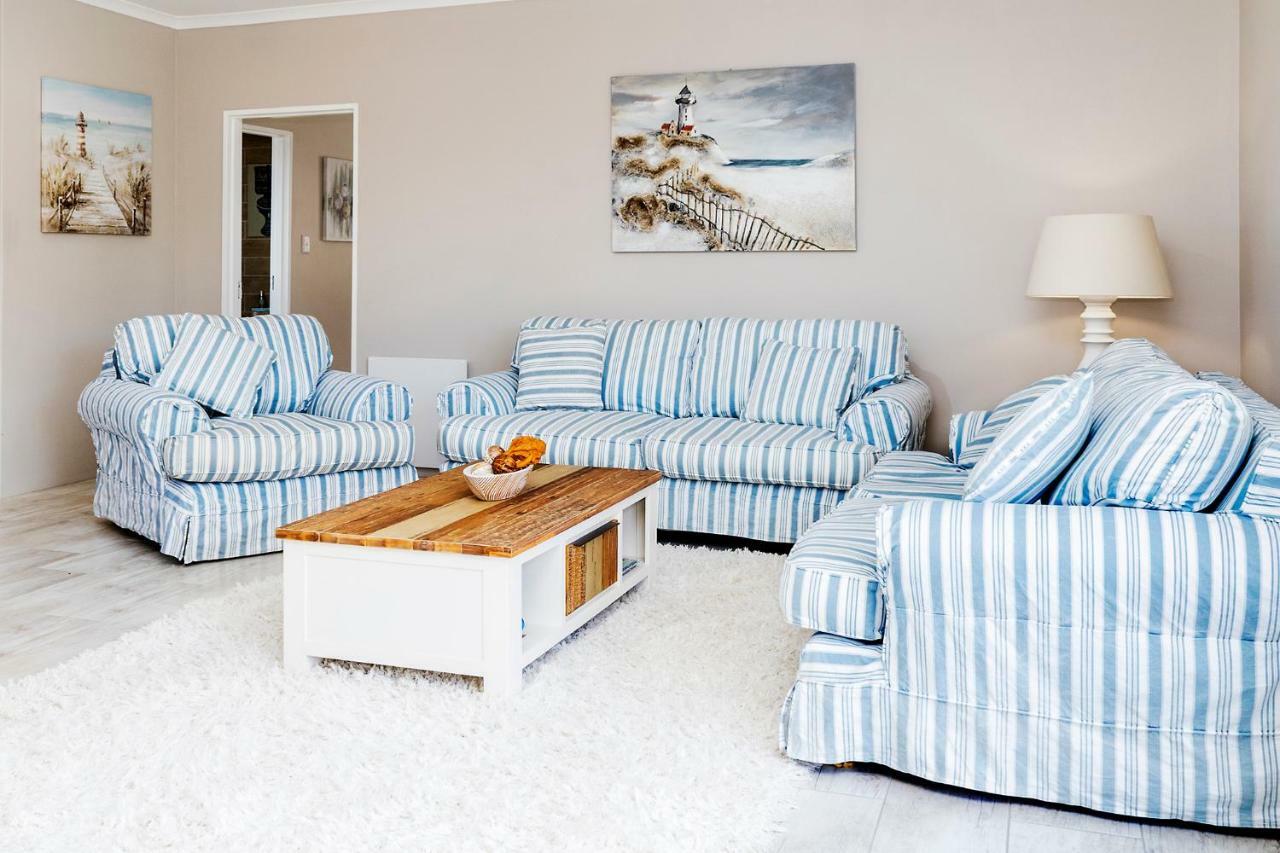Settle Inn Self Catering Accommodation 콜체스터 외부 사진
